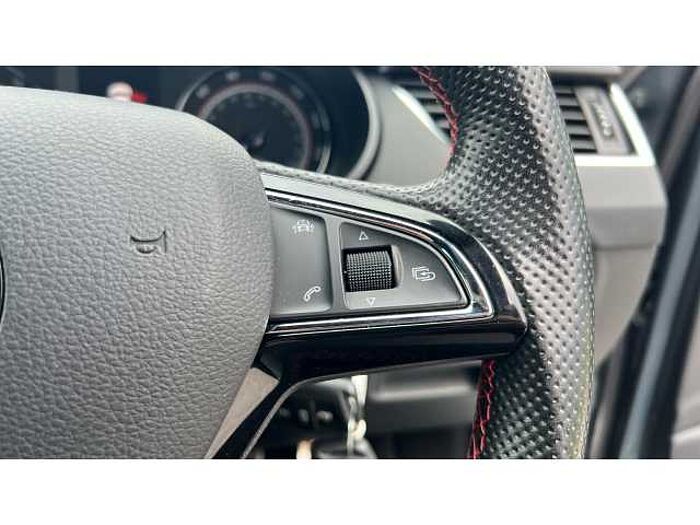 SKODA Octavia OCTAVIA 2.0 TSI vRS 5dr DSG 