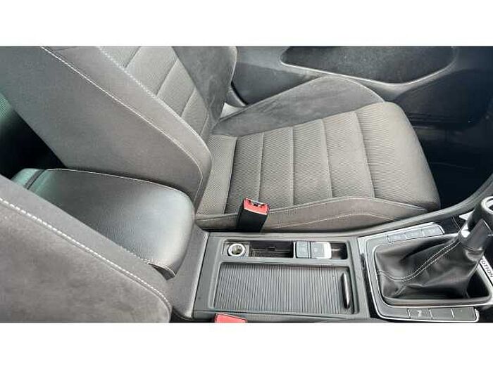 Volkswagen Golf GOLF 2.0 TSI 310 R 5dr 4MOTION 