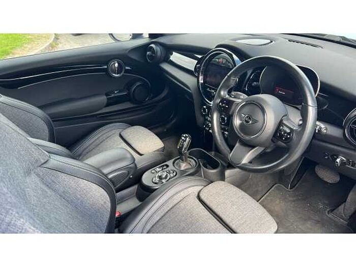 MINI Mini HATCHBACK 135kW Cooper S Level 2 33kWh 3dr Auto 