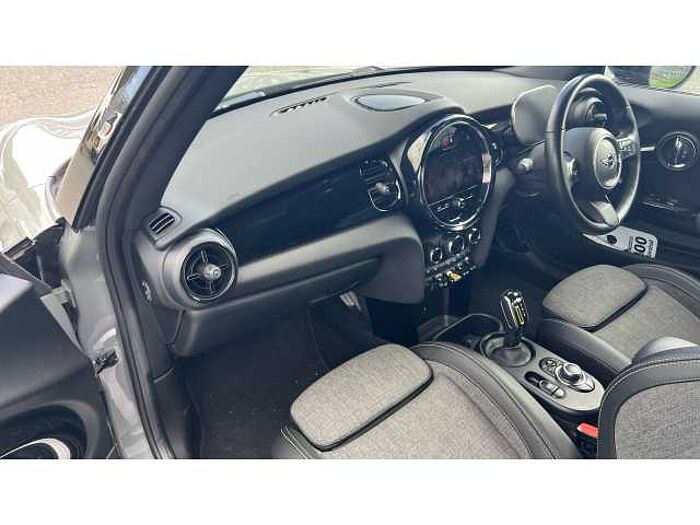 MINI Mini HATCHBACK 135kW Cooper S Level 2 33kWh 3dr Auto 